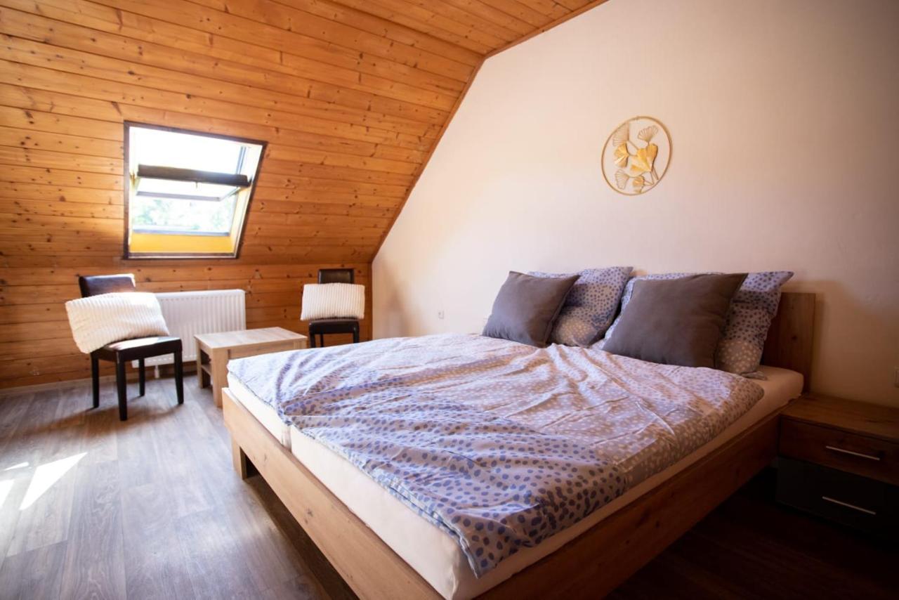 Tina Apartments Černá v Pošumaví Exteriér fotografie